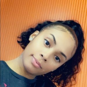 Meet your Posher, Christina